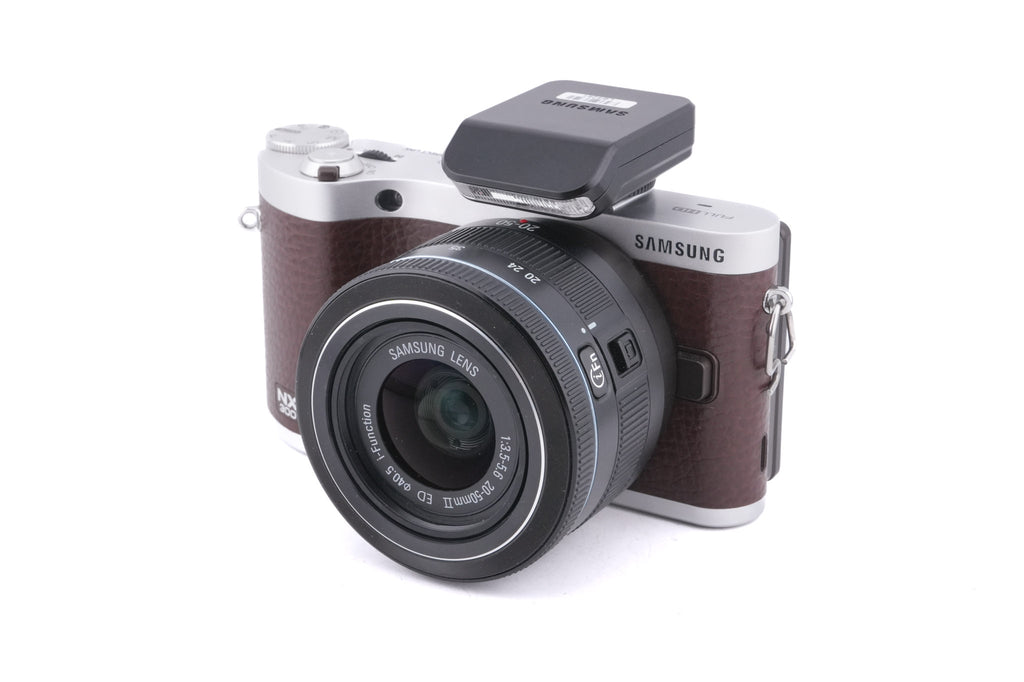 Samsung NX300 + 20-50mm f3.5-5.6 II ED i-Function + SEF8A Flash