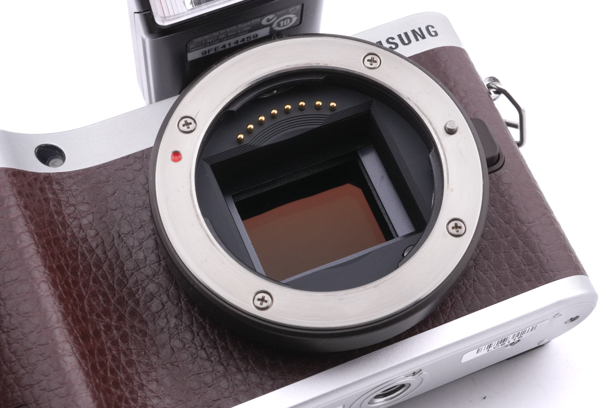 Samsung NX300 + 20-50mm f3.5-5.6 II ED i-Function + SEF8A Flash