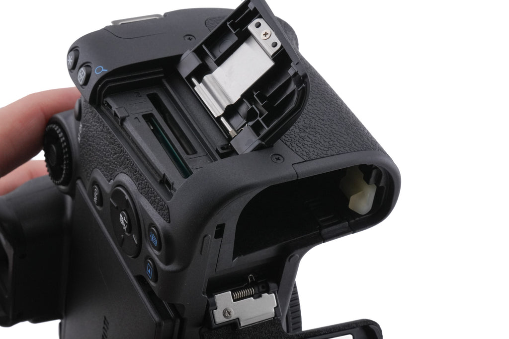 Canon EOS R7