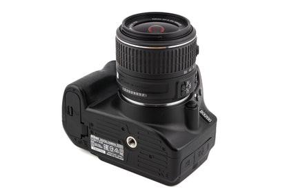 Nikon D3200 + 18-55mm f3.5-5.6 G II VR AF-S Nikkor