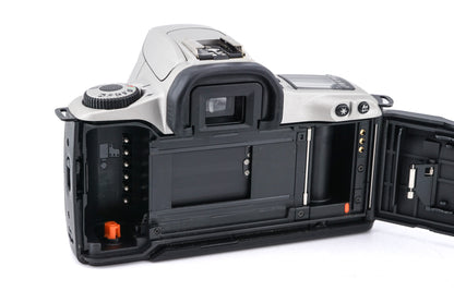 Canon EOS 300 + 28-70mm f3.5-4.5 II