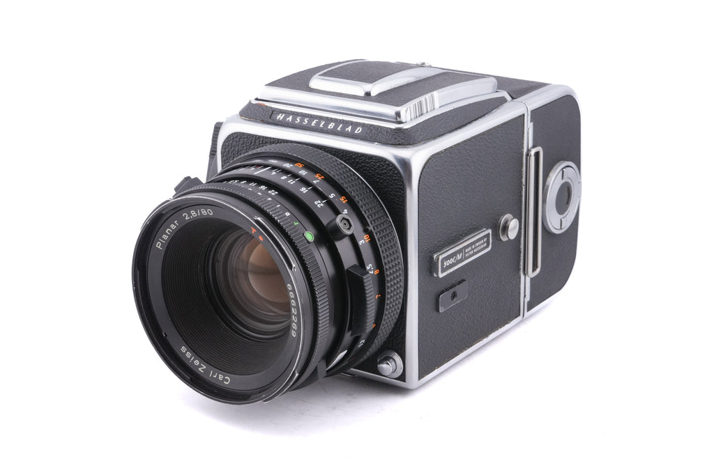Hasselblad 500C/M (Silver, 10026) + 80mm f2.8 Planar T* CF (20029) + A12 Film Magazine (Silver, 30074) + Waist Level Finder (Old / Silver, 42021) + Standard Focusing Screen (42161)