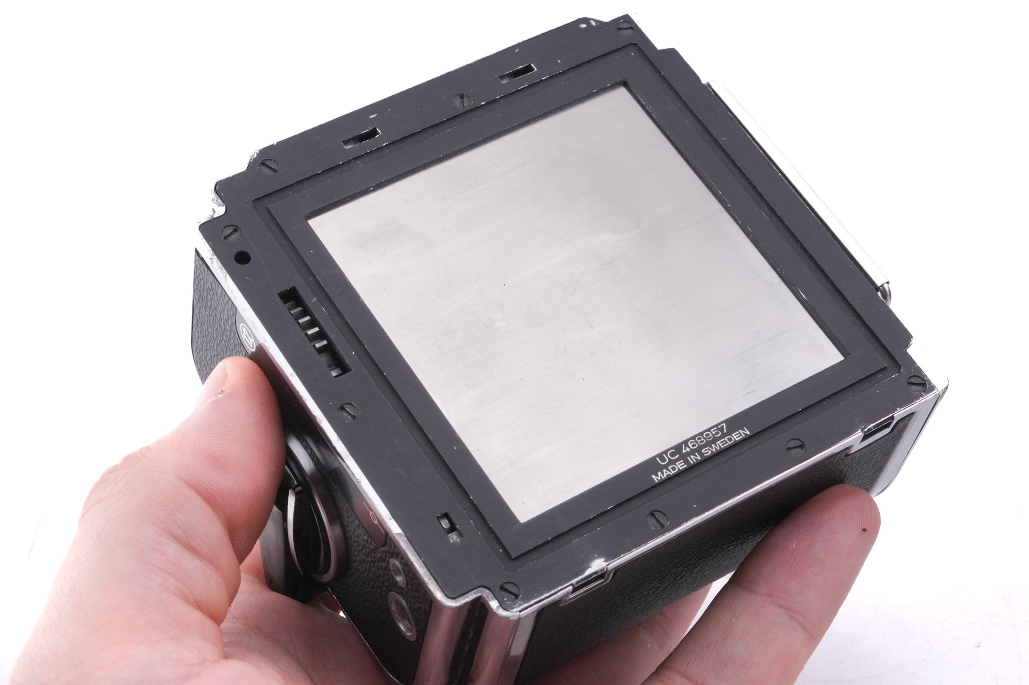 Hasselblad 500C/M (Silver, 10026) + 80mm f2.8 Planar T* CF (20029) + A12 Film Magazine (Silver, 30074) + Waist Level Finder (Old / Silver, 42021) + Standard Focusing Screen (42161)
