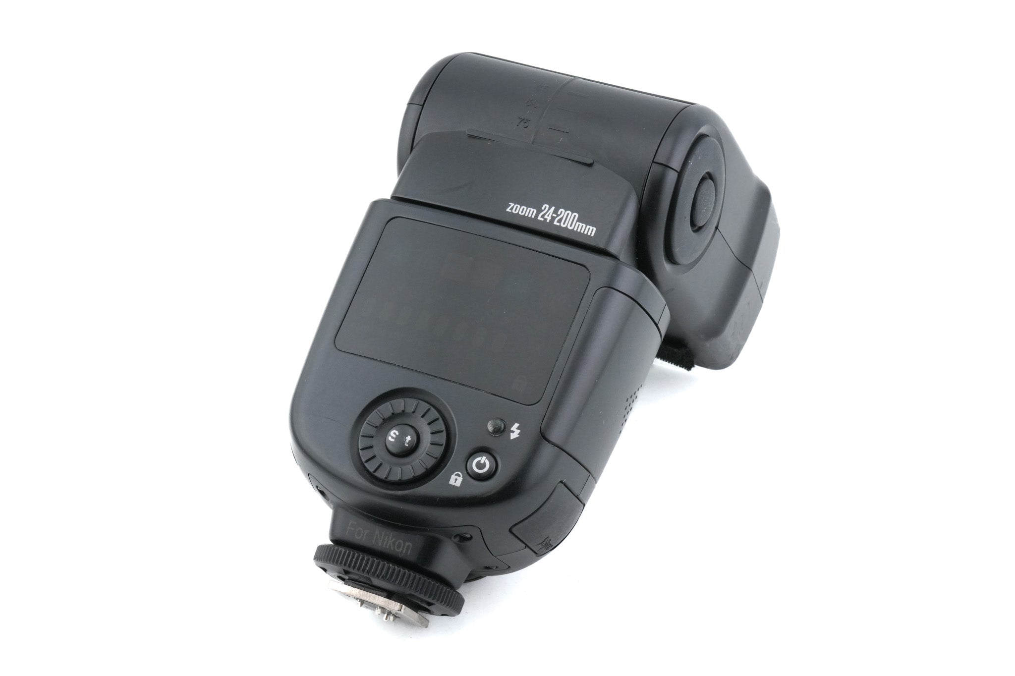 Nissin Di700