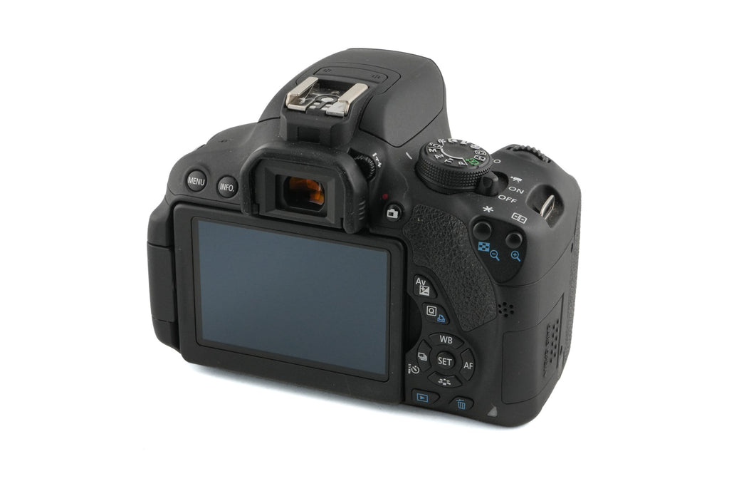 Canon EOS 700D