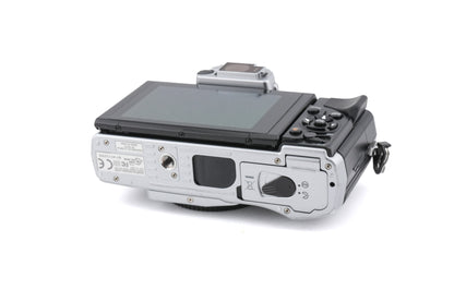 Olympus OM-D E-M5 + FL-LM2 Flash