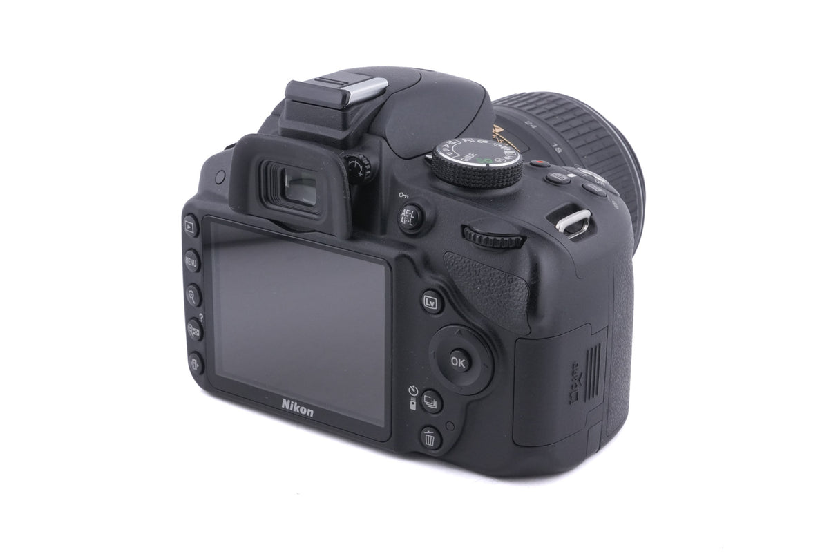 Nikon D3200 + 18-55mm f3.5-5.6 AF-S Nikkor G VR