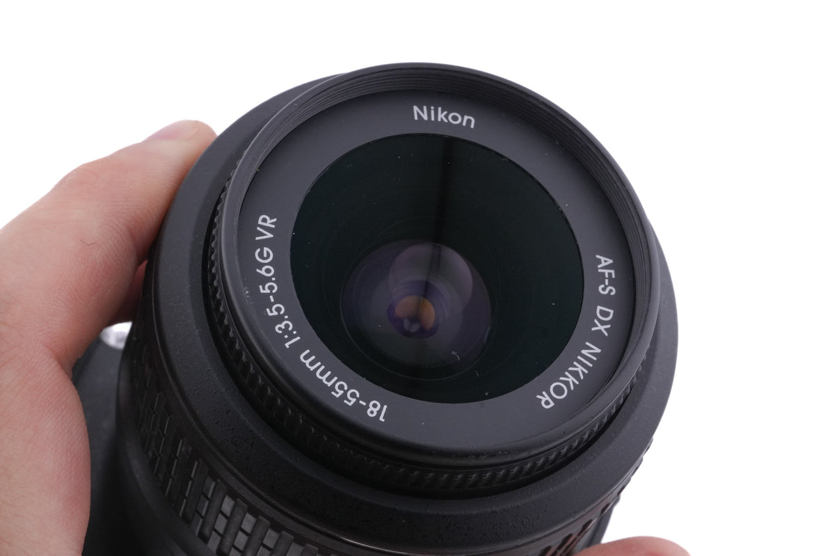 Nikon D3200 + 18-55mm f3.5-5.6 AF-S Nikkor G VR