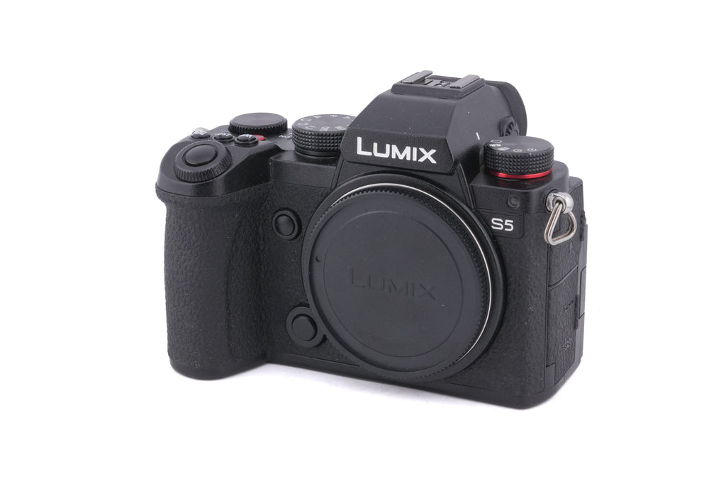 Panasonic Lumix DC-S5