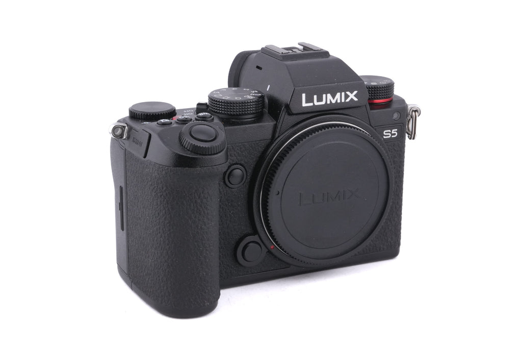 Panasonic Lumix DC-S5