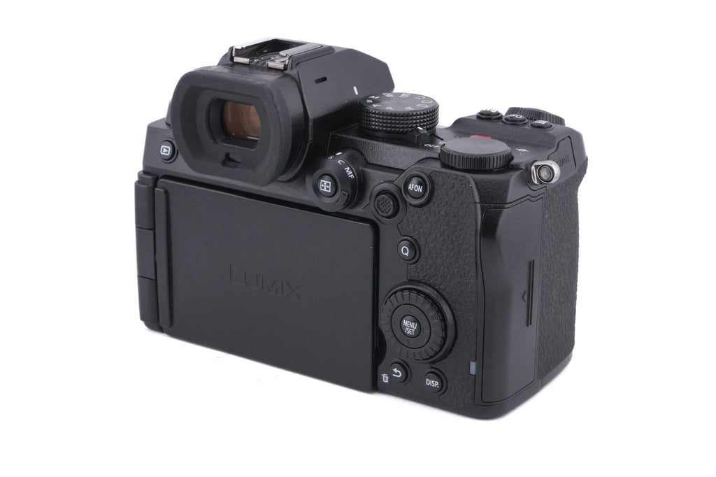 Panasonic Lumix DC-S5