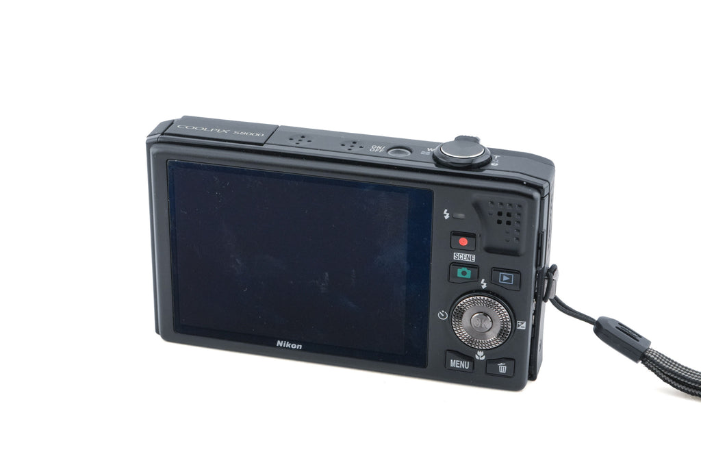 Nikon Coolpix S8000