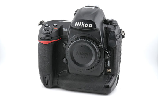 Nikon D3S + MH-22 Quick Charger