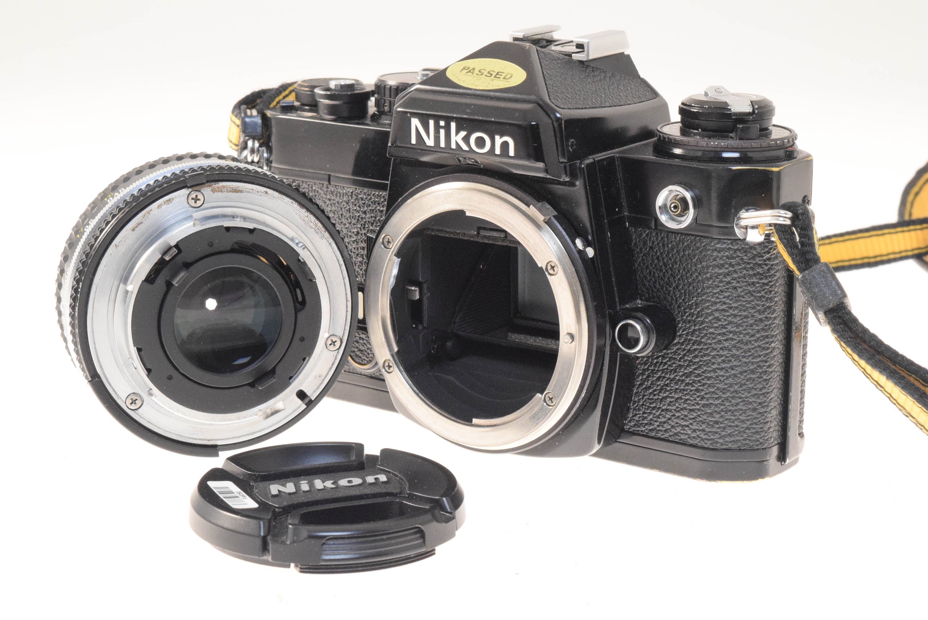 Nikon FE + 50mm f1.8 Nikkor AI-S (0.45m) – Kamerastore