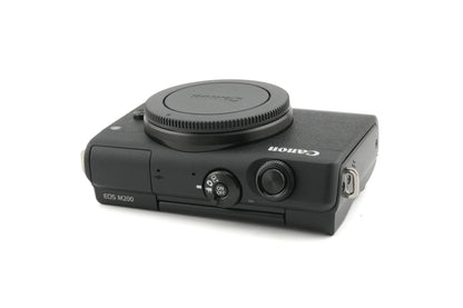 Canon EOS M200