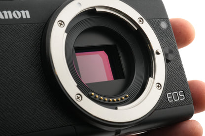 Canon EOS M200