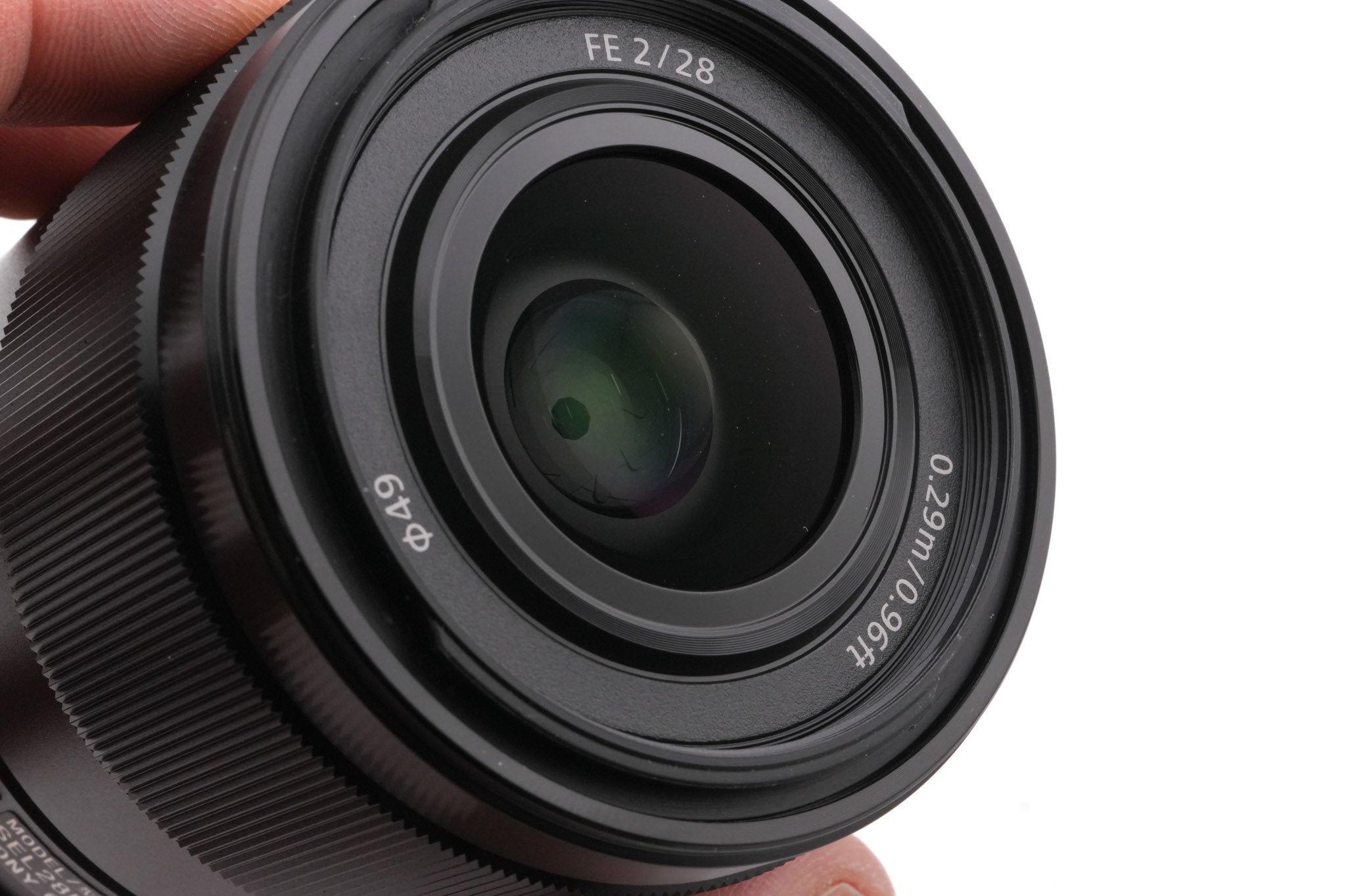 FE 28mm f2 ソニー SEL28F20 FE 28mm F2 | SEL28F20 | Sony Asia Pacific