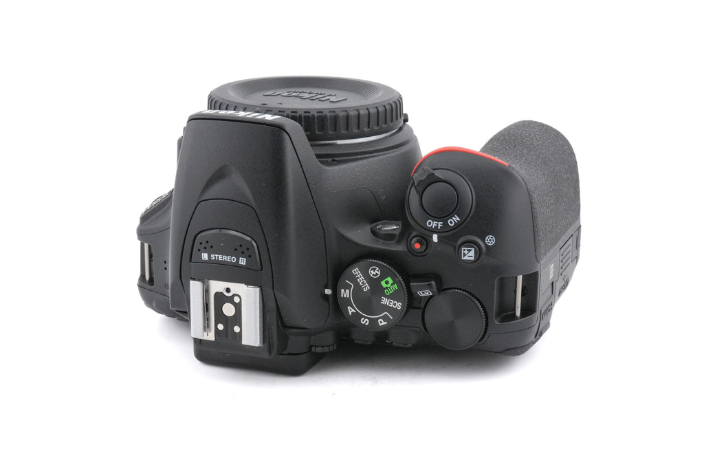 Nikon D5600