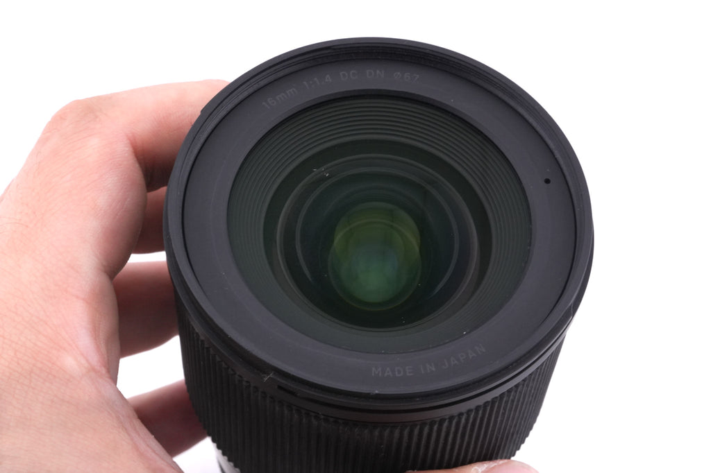 Sigma 16mm f1.4 DC DN Contemporary (017)