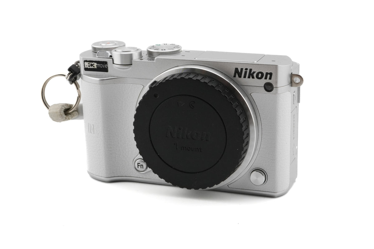 Nikon 1 J5