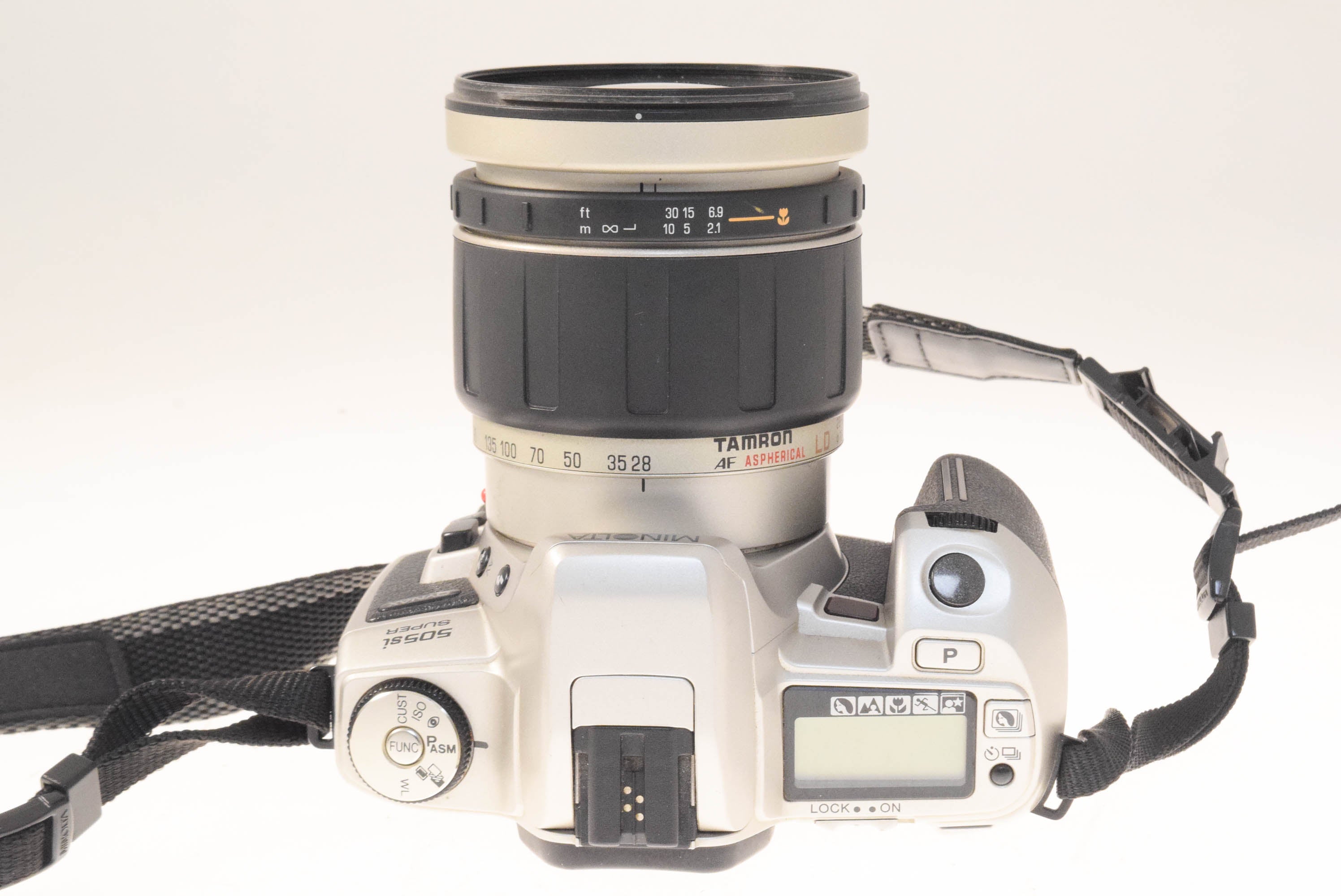 Minolta Dynax 505si Super + 28-200mm f3.8-5.6 AF Aspherical LD (271D)