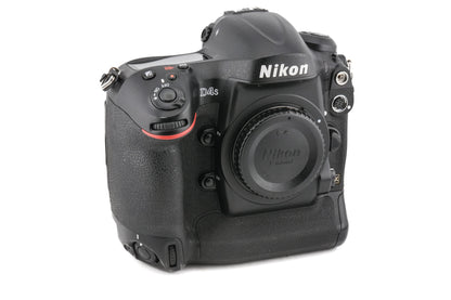 Nikon D4S