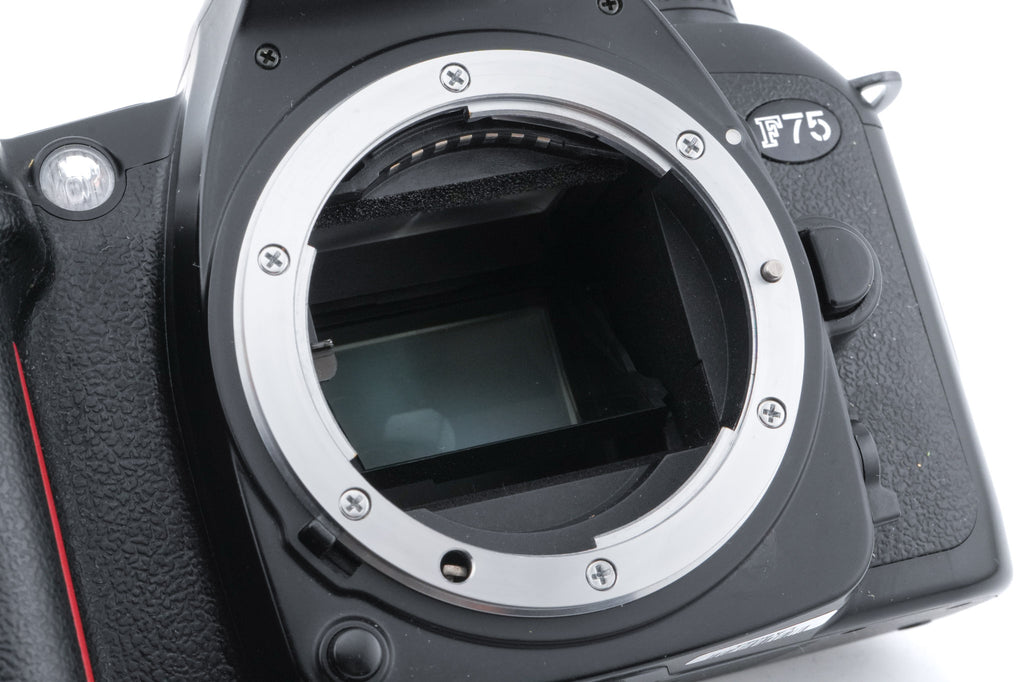 Nikon F75