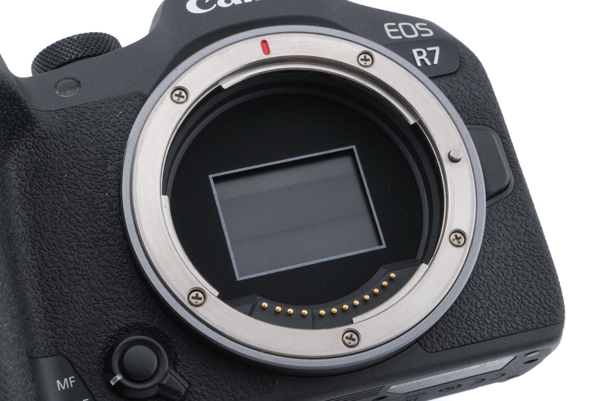 Canon EOS R7