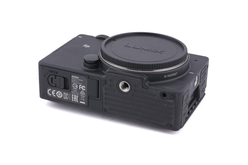 Sigma fp L