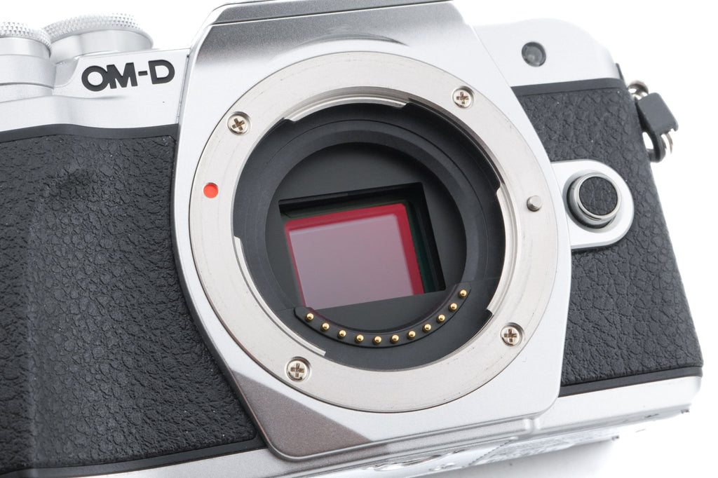 Olympus OM-D E-M10 Mark III