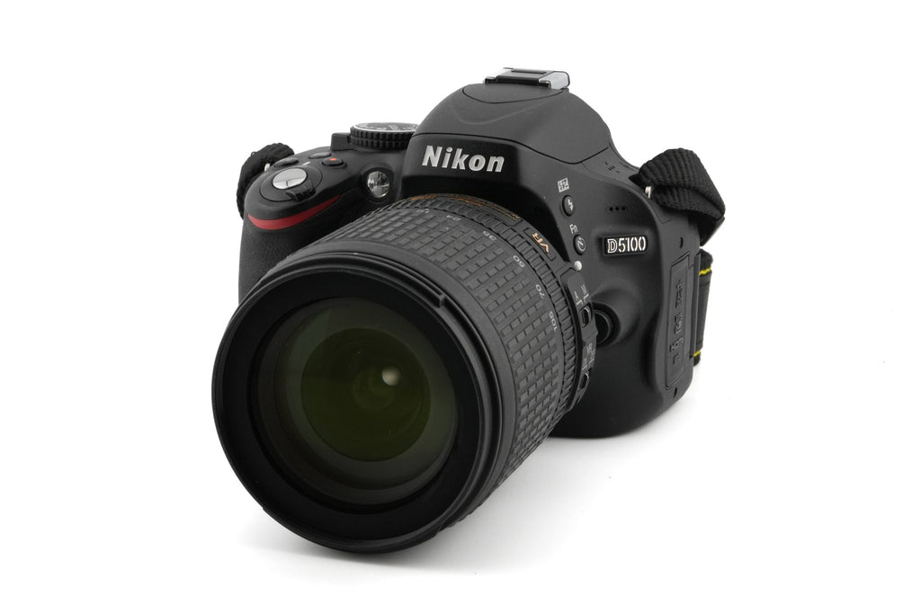 Nikon D5100 + 18-105mm f3.5-5.6 AF-S Nikkor G ED VR
