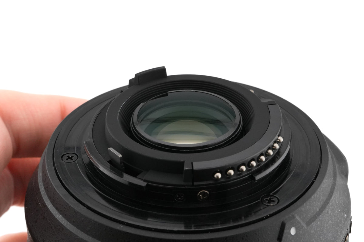 Nikon D5100 + 18-105mm f3.5-5.6 AF-S Nikkor G ED VR