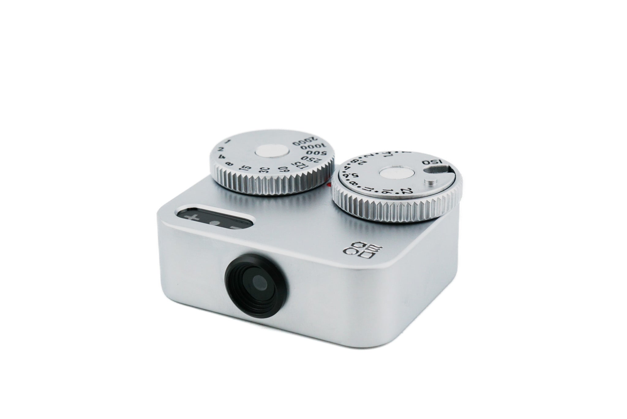 The top part of chrome color Doomo Meter D hot shoe light meter with white background.