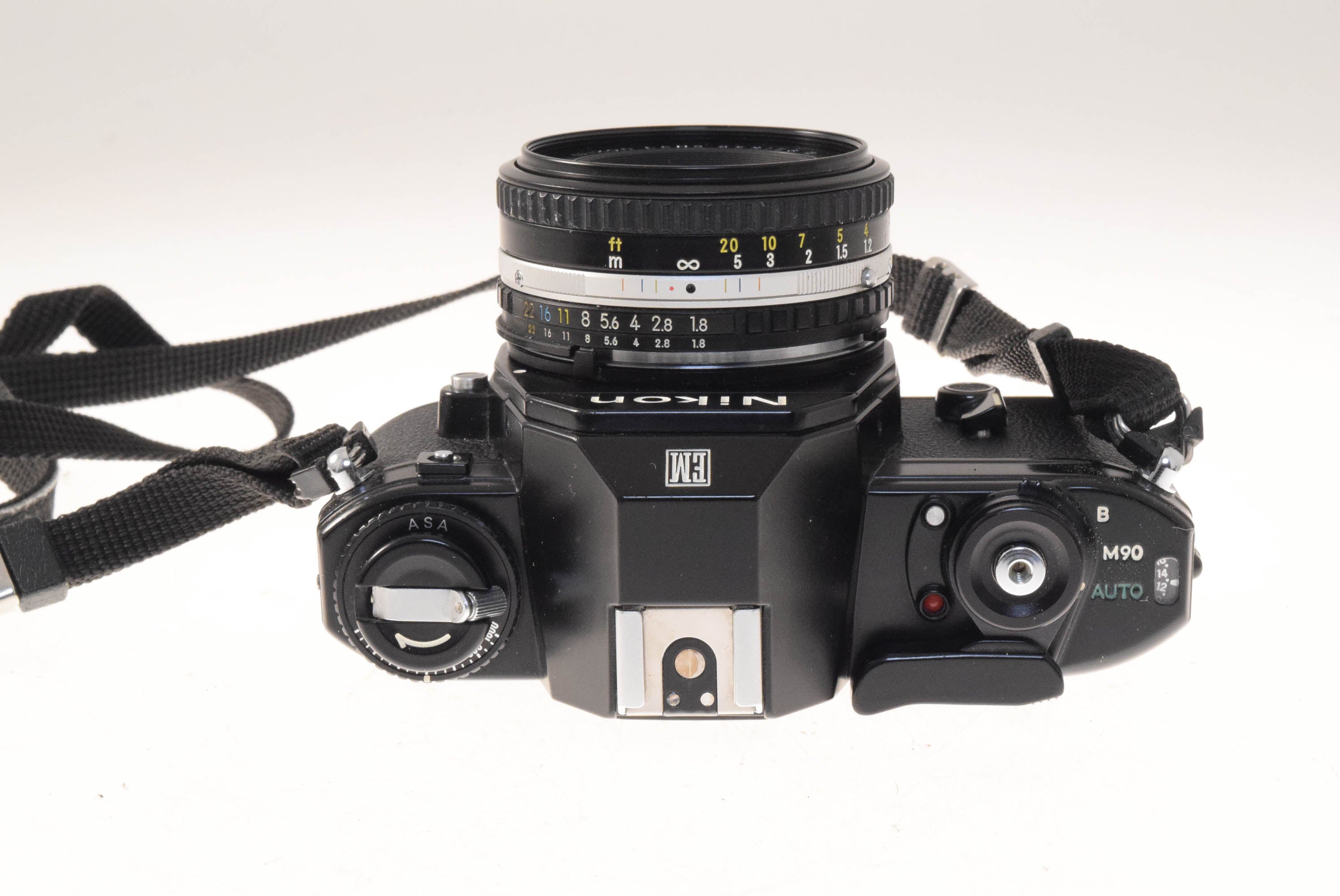Nikon EM + 50mm f1.8 Series E – Kamerastore