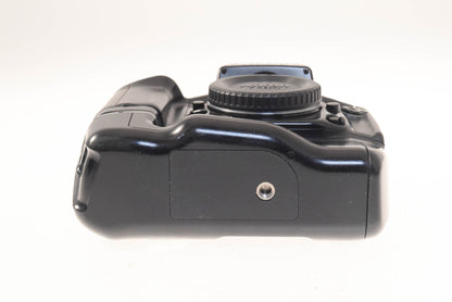 Nikon F90X + MB-10 Battery Pack