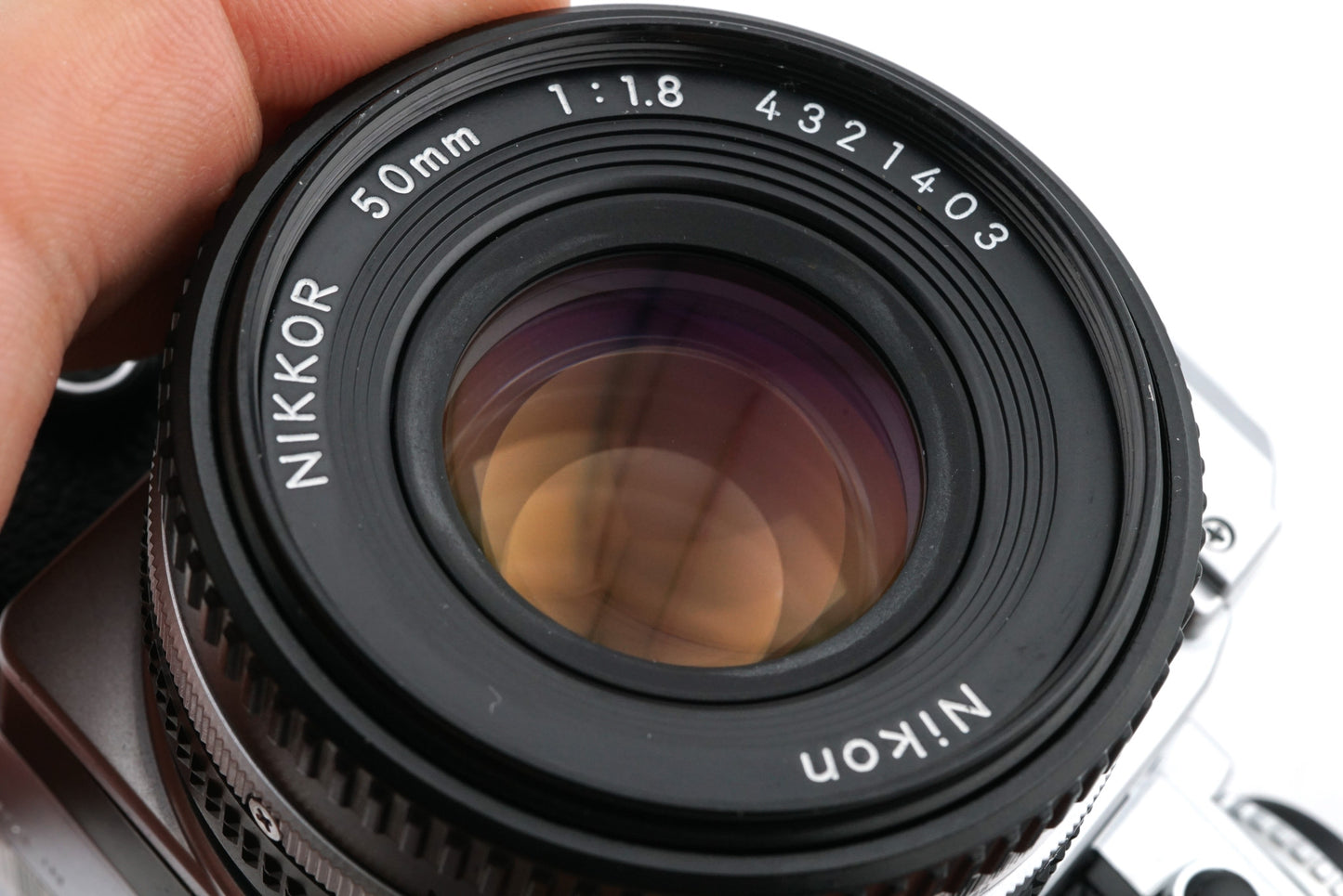 Nikon FG + 50mm f1.8 Nikkor AI-S (0.6m)