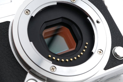 Nikon 1 J5 + 10-30mm f3.5-5.6 VR Nikkor 1