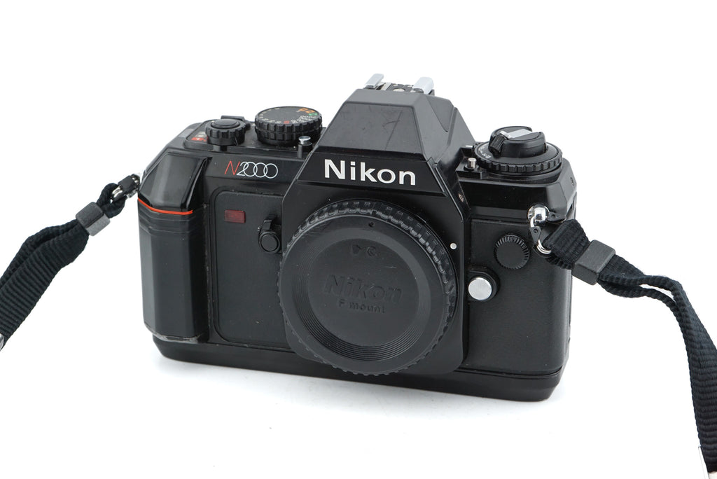 Nikon N2000