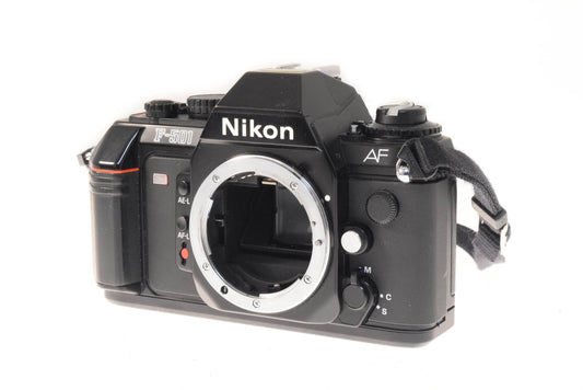 Nikon F-501 + MF-19 Multi Data Back
