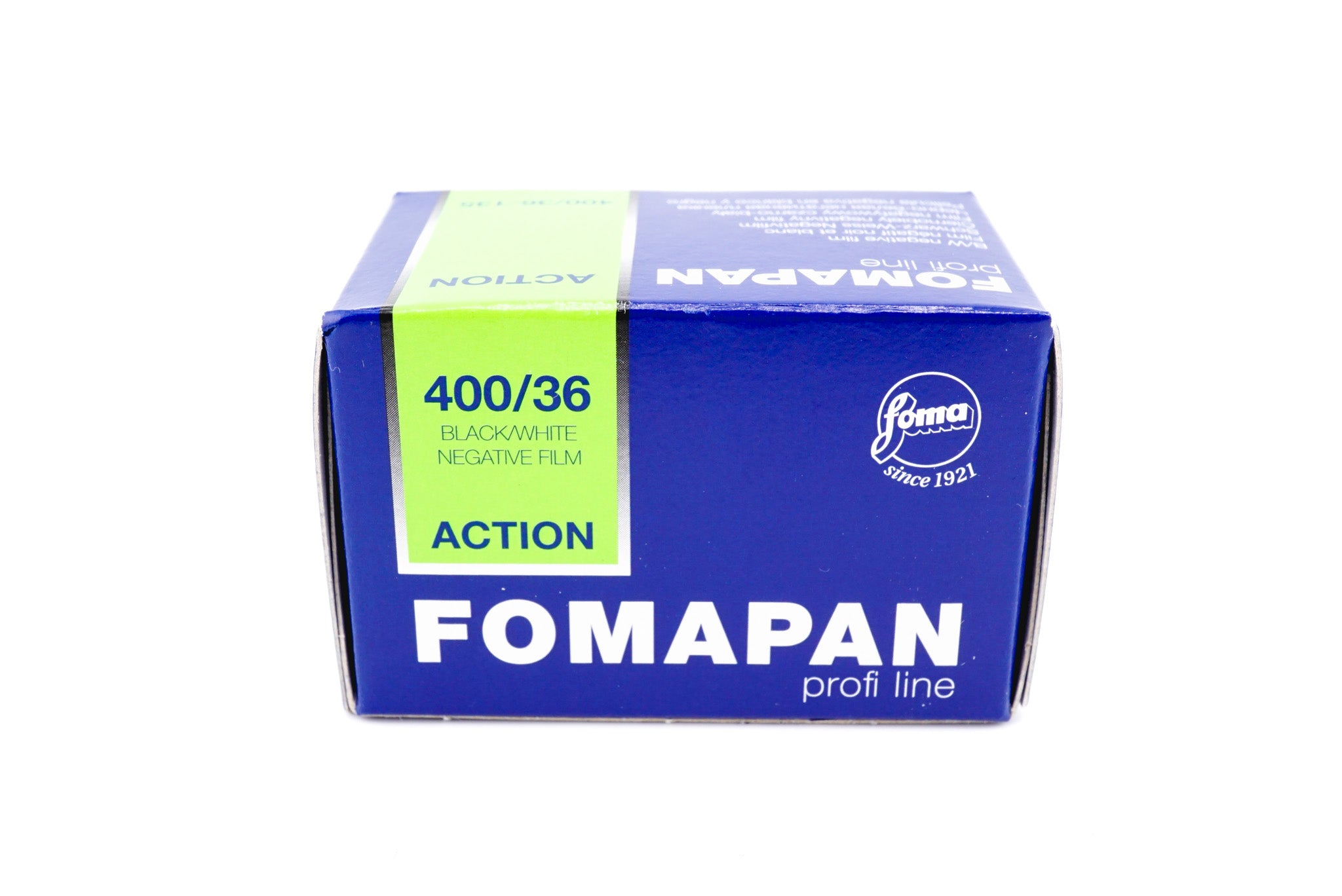A Fomapan 400 black and white film package on a white background. For 35mm film format cameras. 