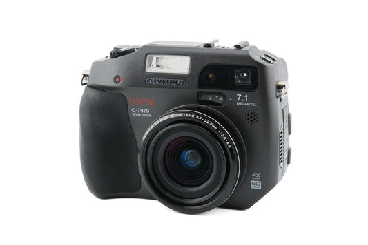 Olympus Camedia C-7070 Wide Zoom - Camera