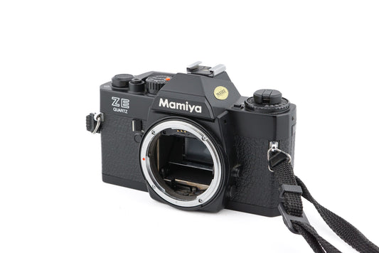 Mamiya ZE Quartz - Camera