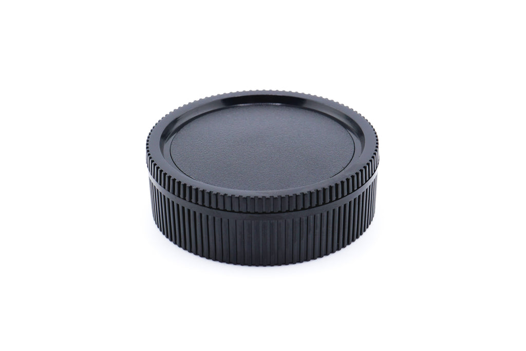 A durable black plastic cap set for protecting your camera body interiors and the back of your lens. Leica R mount.